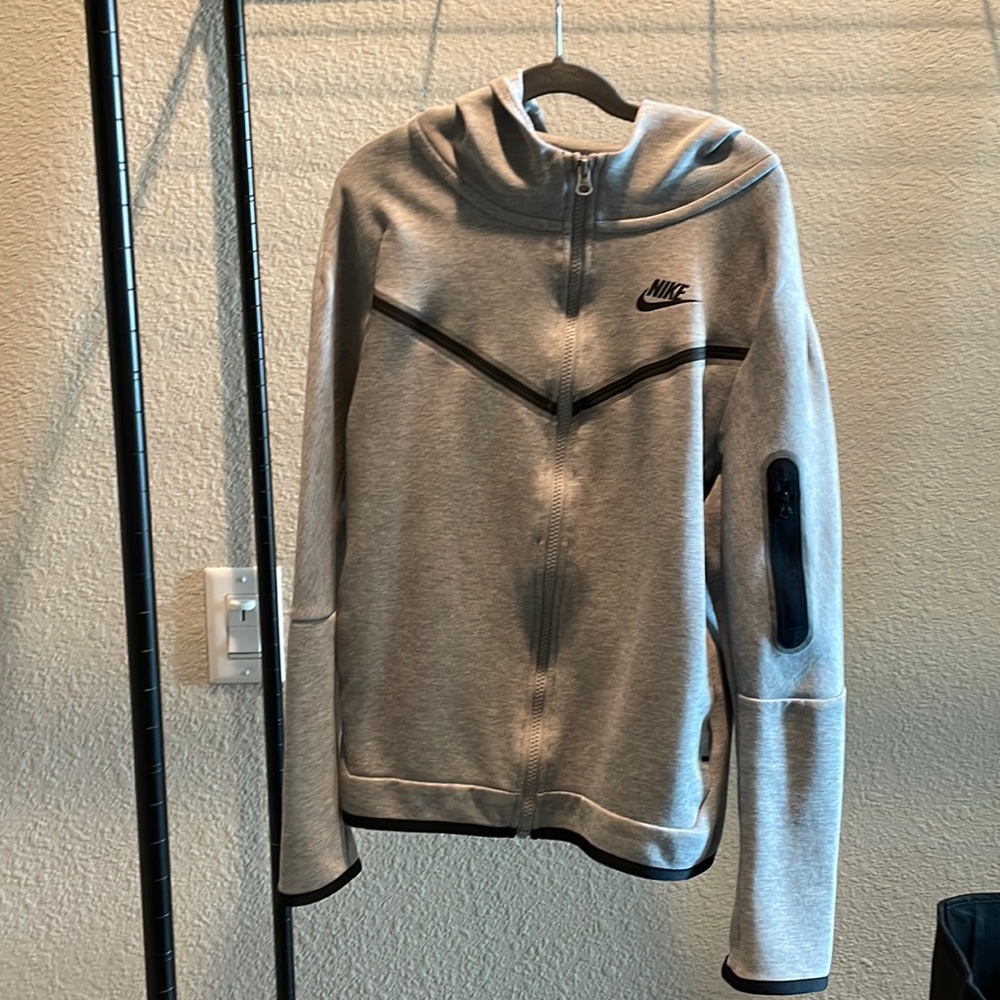 Big Boys (large) Nike tech fleece